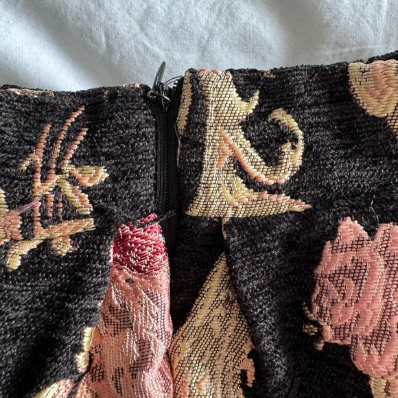 Brocade skirt with lining - Picture 5 of 7